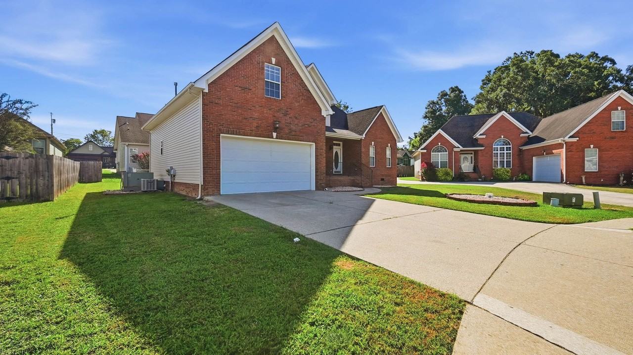 812 Westin Ct - Photo 2 of 28