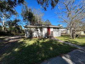 1913 W 9th St - Photo 1 of 1