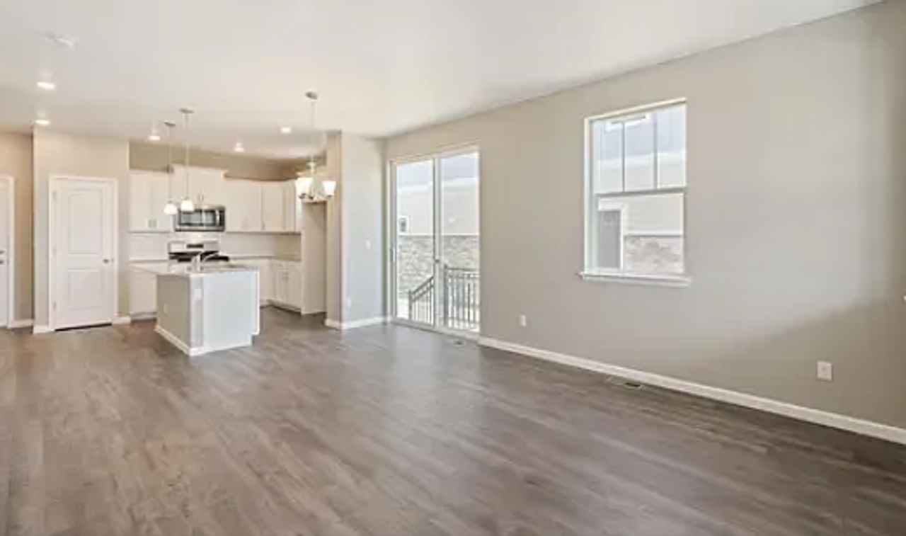 21833 E 8th Ave - Photo 4 of 20