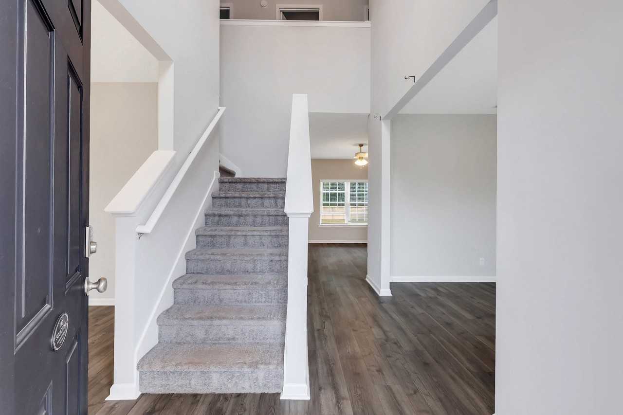12 Trask Cir #1 - Photo 3 of 44