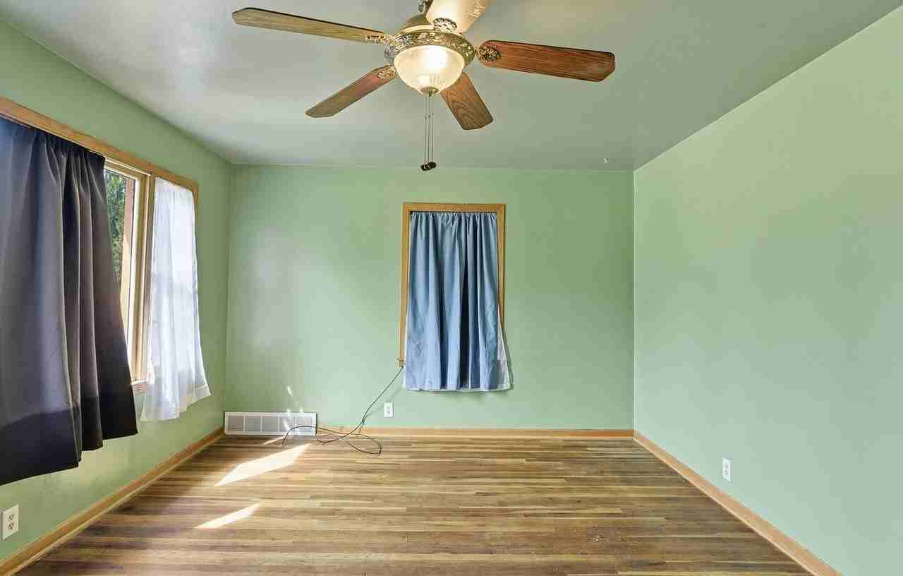 2618 Weber St - Photo 5 of 33