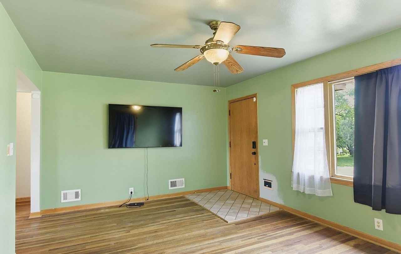 2618 Weber St - Photo 7 of 33