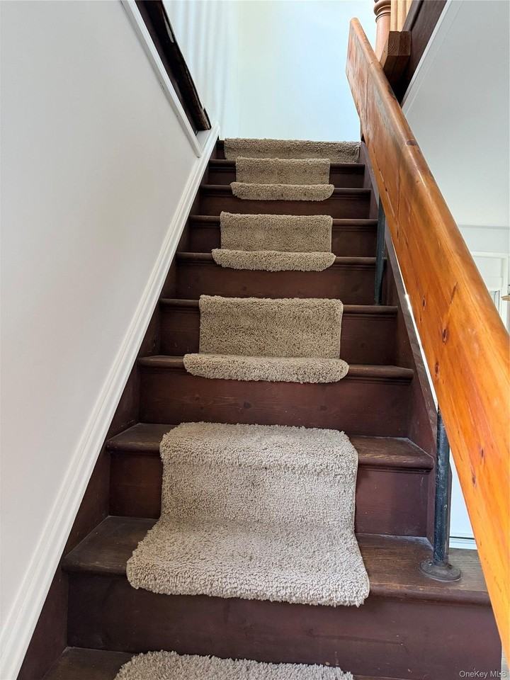 23 Dianne Ave - Photo 6 of 8