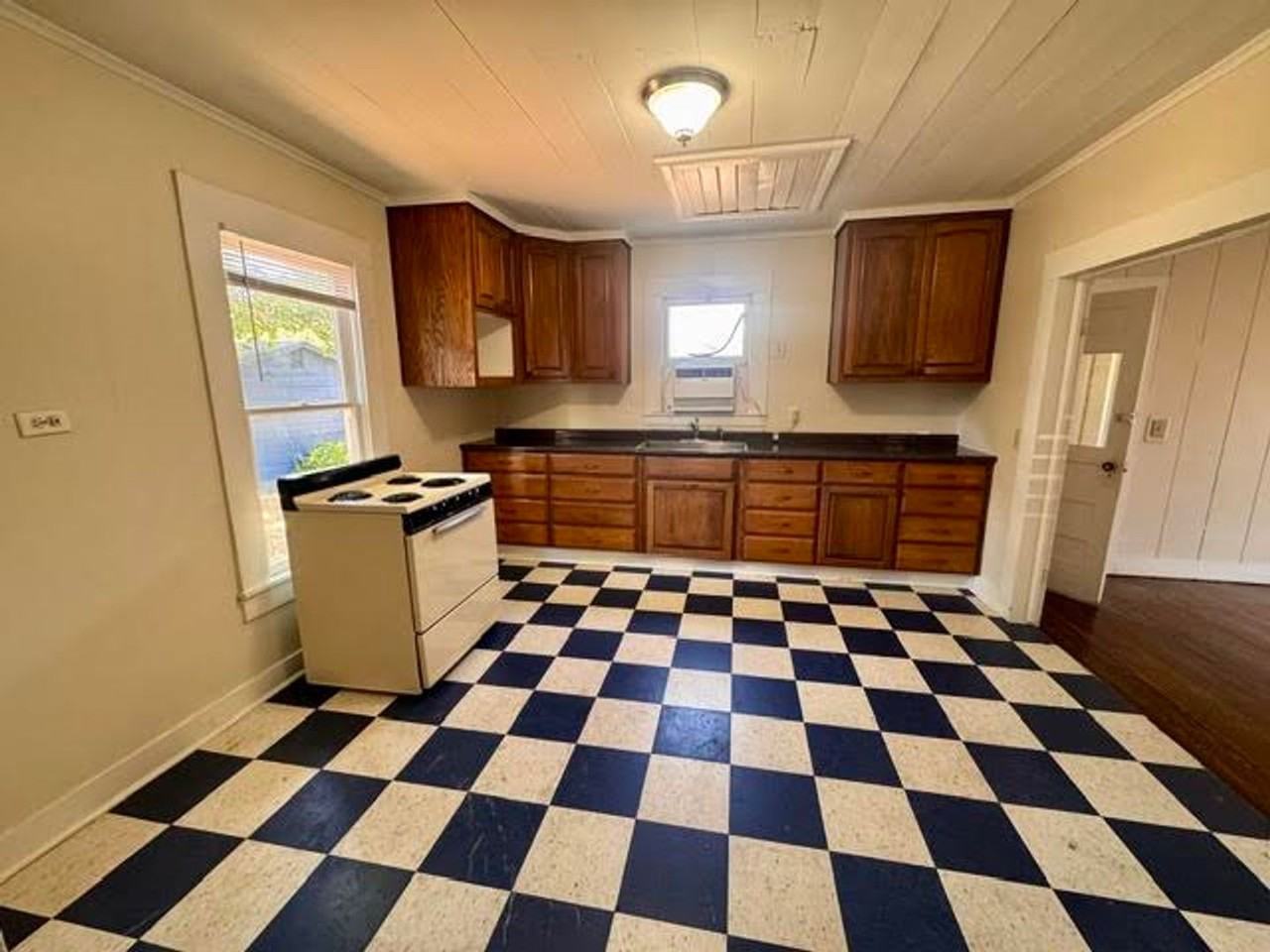 1107 S Old Temple Rd - Photo 5 of 11