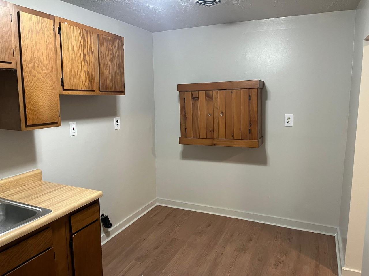 2205 Roosevelt Blvd - Photo 7 of 13