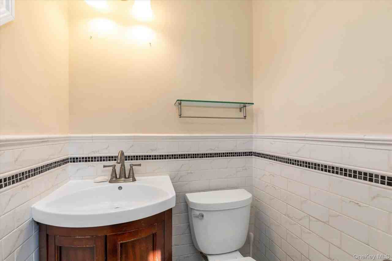 84 Earl St - Photo 3 of 21