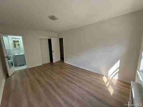 19318 37th Ave - Photo 2 of 9