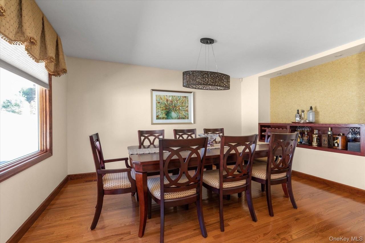 2 Benmor Ct - Photo 5 of 12