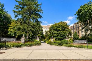 featured image of 472 Gramatan Ave #EE1