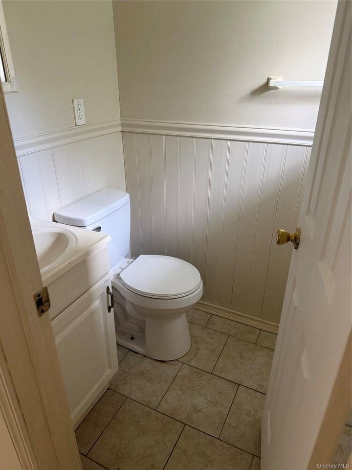 56 Sammis Ave - Photo 3 of 6