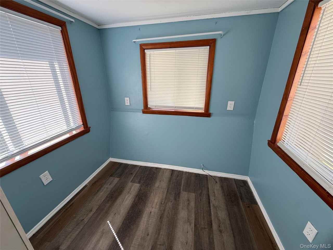 275 Robinson Ave #B - Photo 7 of 18