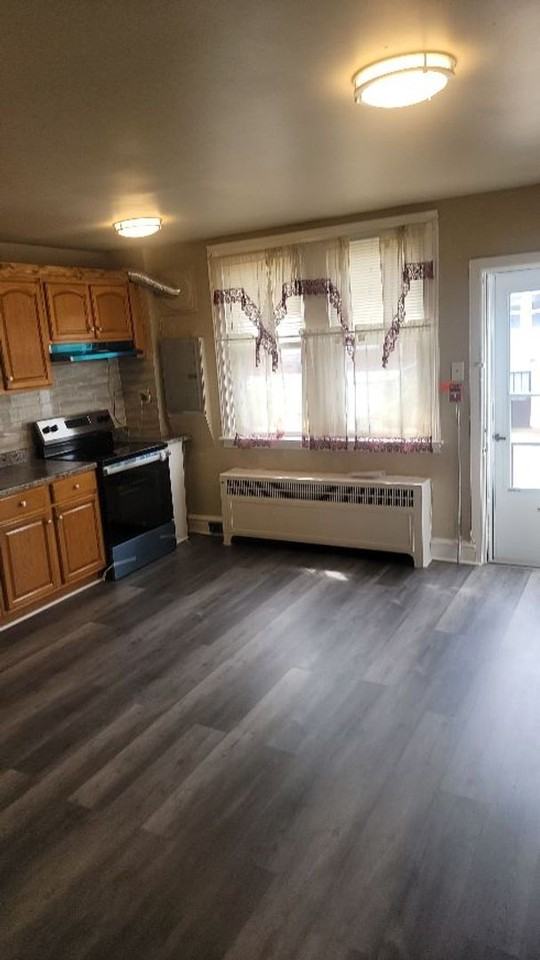 7220 Ogontz Ave - Photo 2 of 9