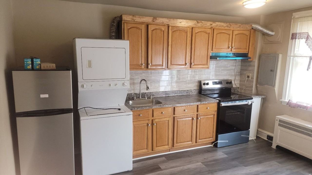 7220 Ogontz Ave - Photo 3 of 9