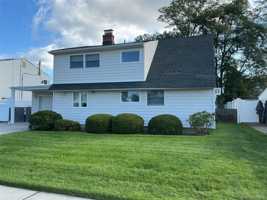 featured image of 77 Choir Ln