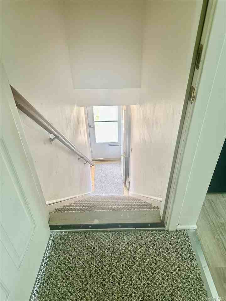 28 Warner Ln - Photo 2 of 4