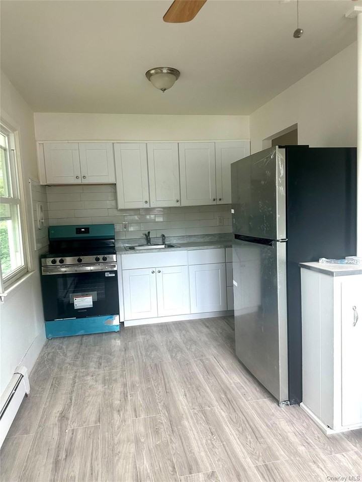28 Warner Ln - Photo 3 of 4