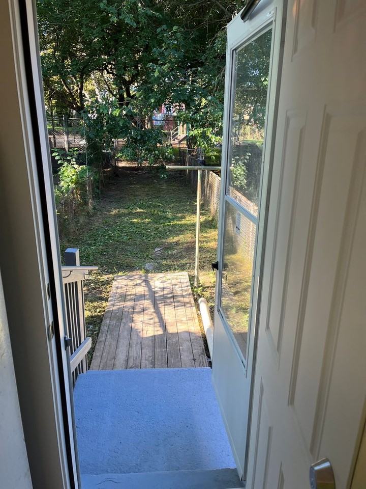 241 Grand St - Photo 6 of 13