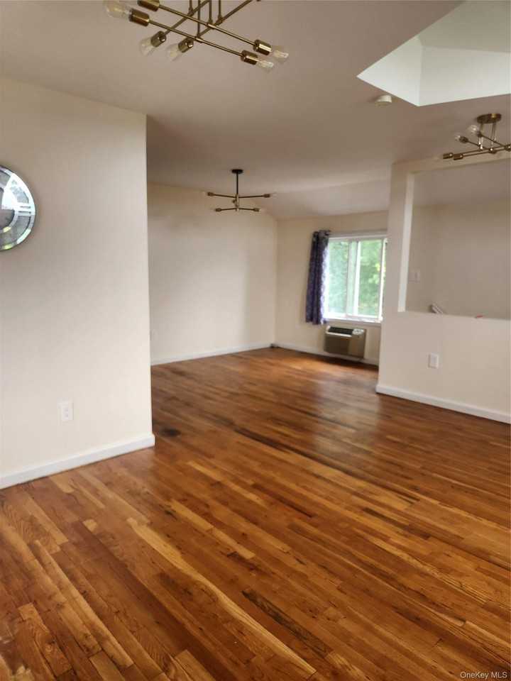 11623 196th St #2ndFL - Photo 5 of 15