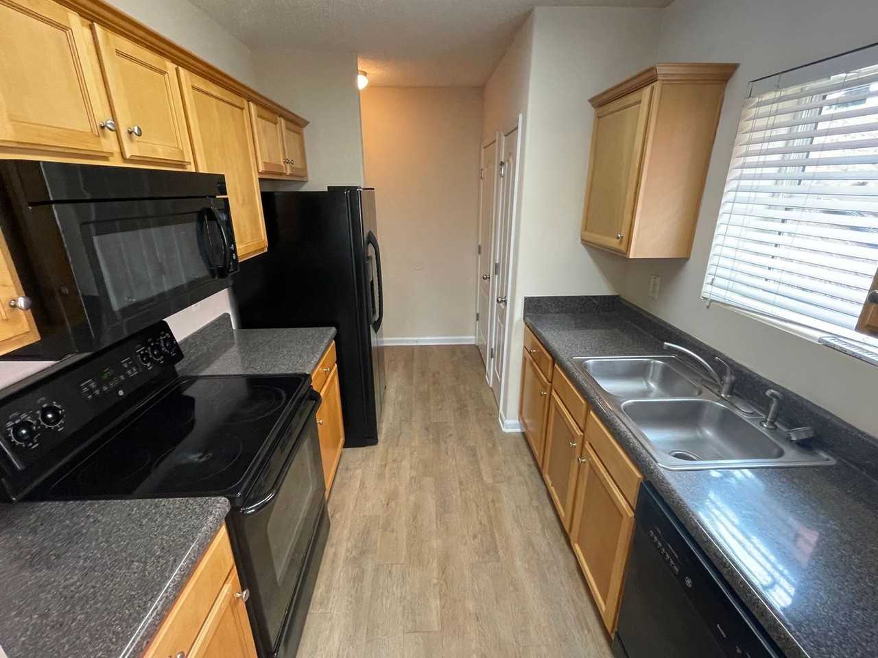 237 Fern Ridge Ct - Photo 3 of 15