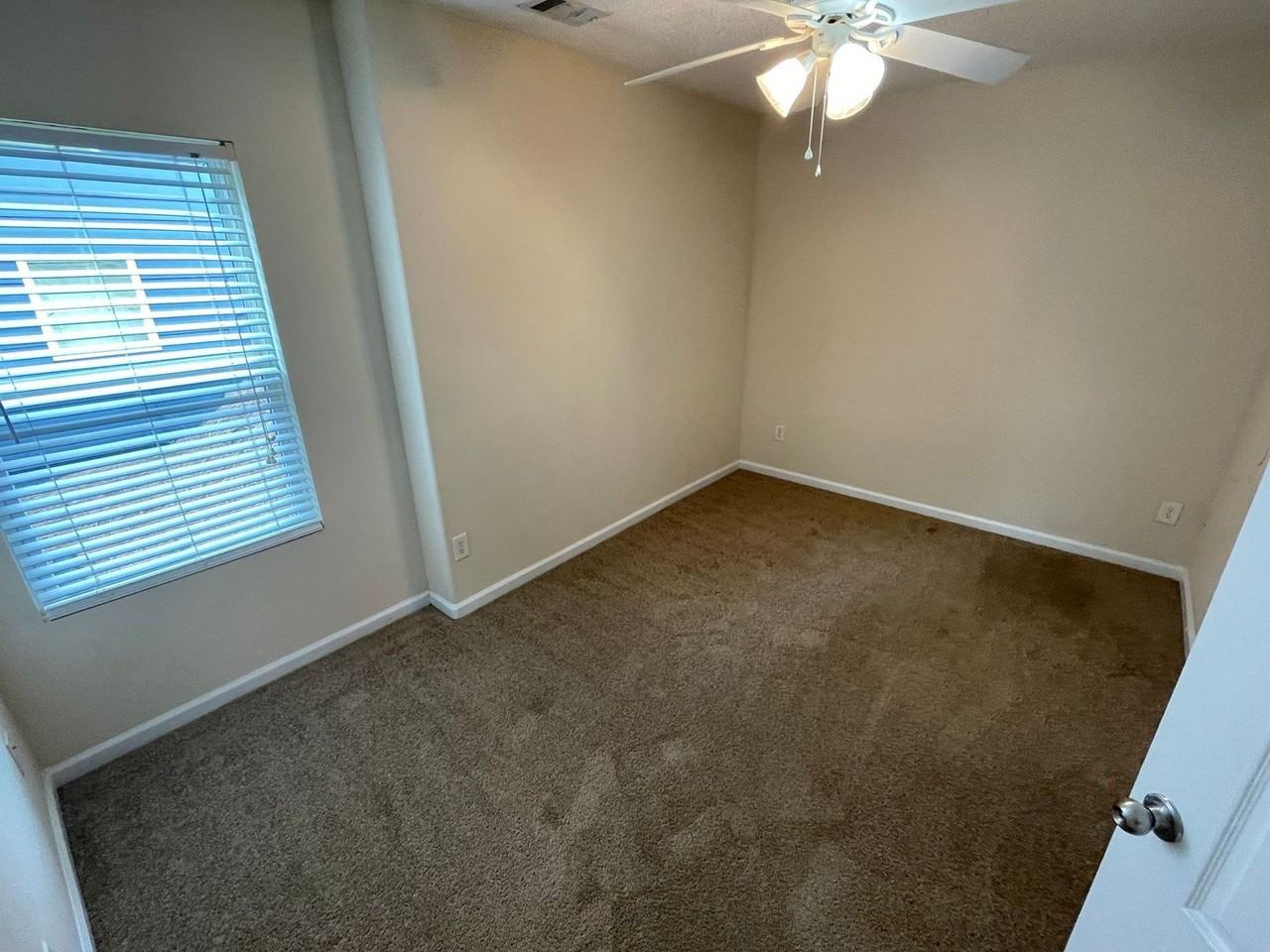 237 Fern Ridge Ct - Photo 4 of 15