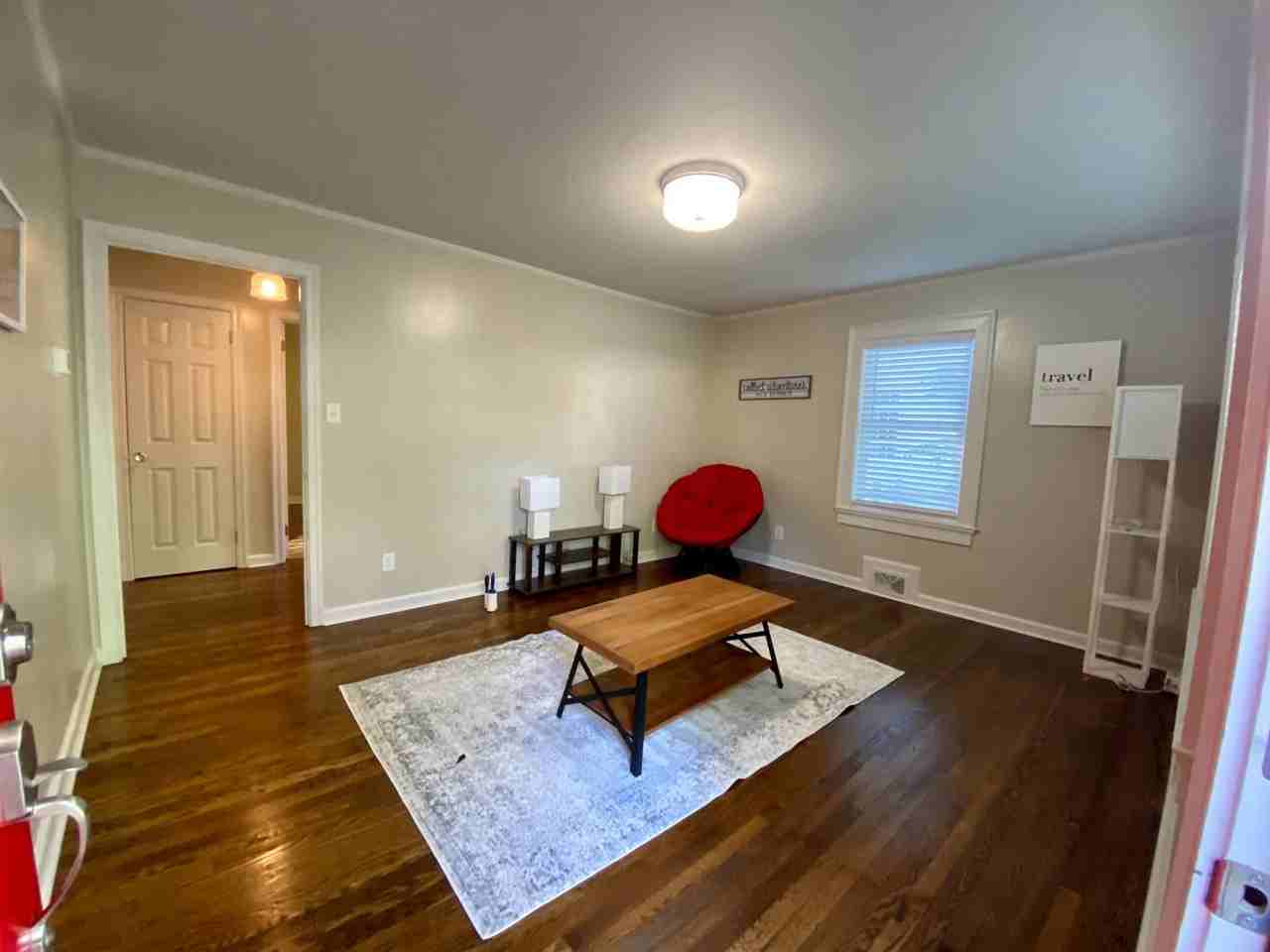 595 Pinecrest Dr - Photo 2 of 9
