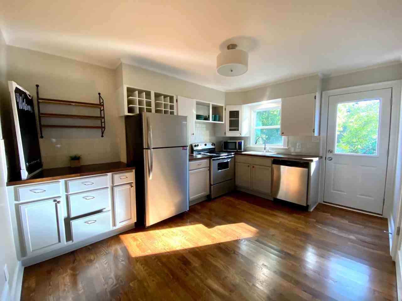 595 Pinecrest Dr - Photo 4 of 9
