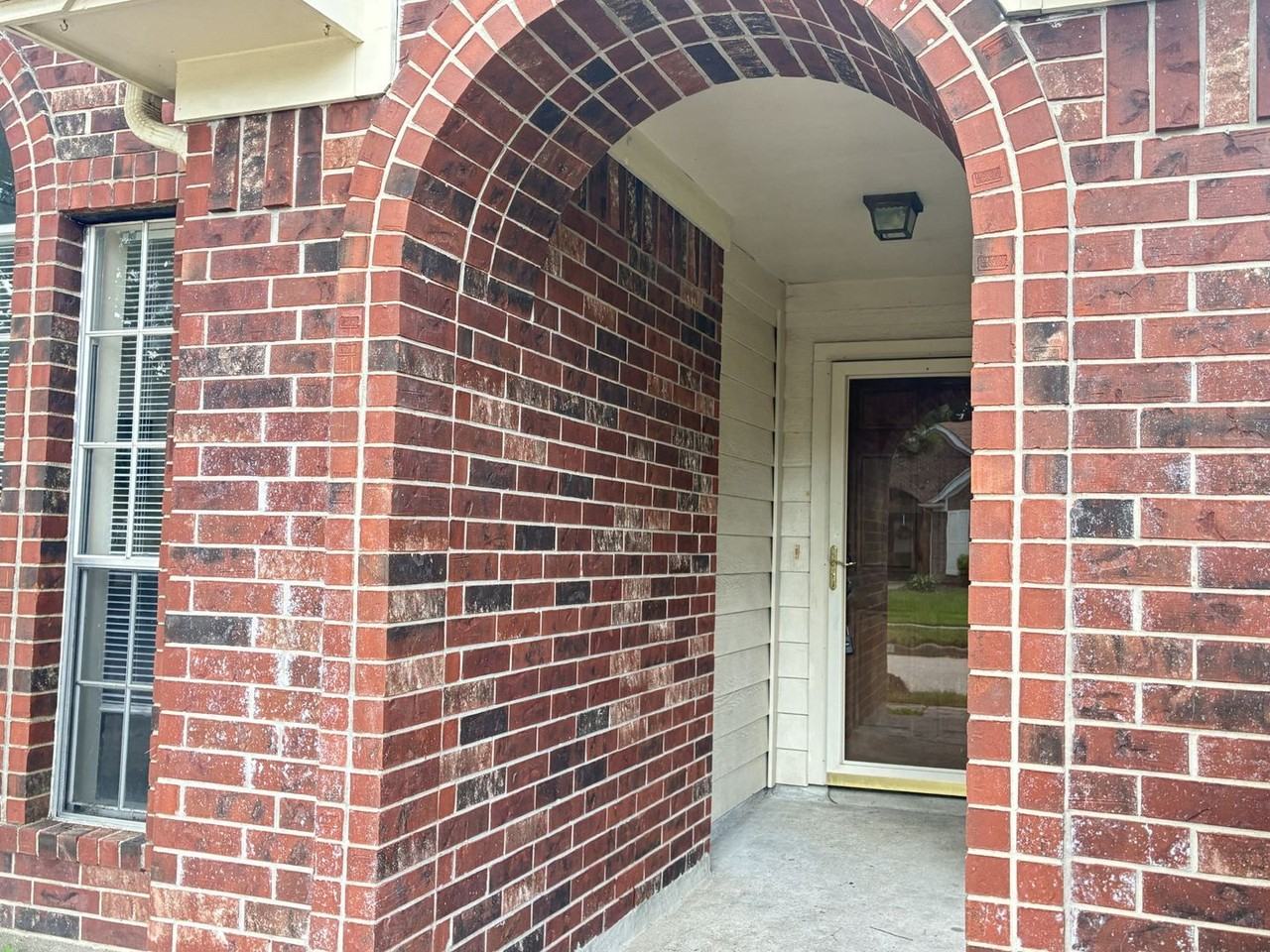 11607 Lennington Ln - Photo 3 of 25