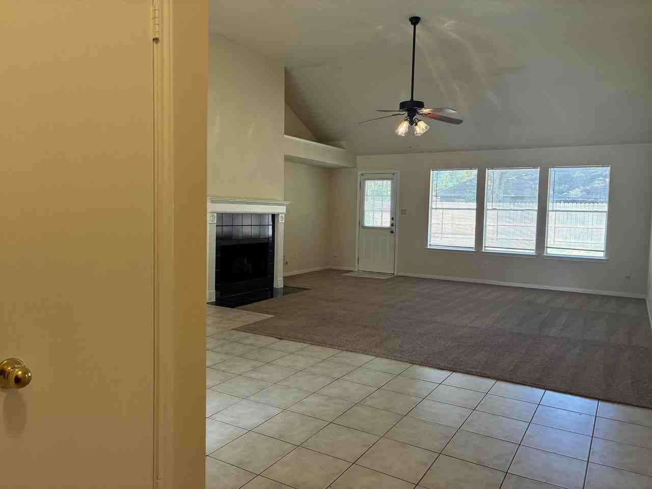 11607 Lennington Ln - Photo 5 of 25