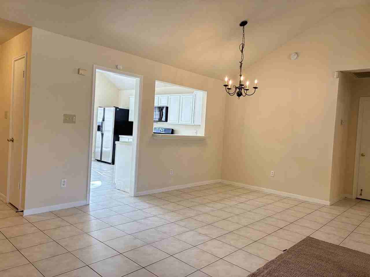 11607 Lennington Ln - Photo 6 of 25