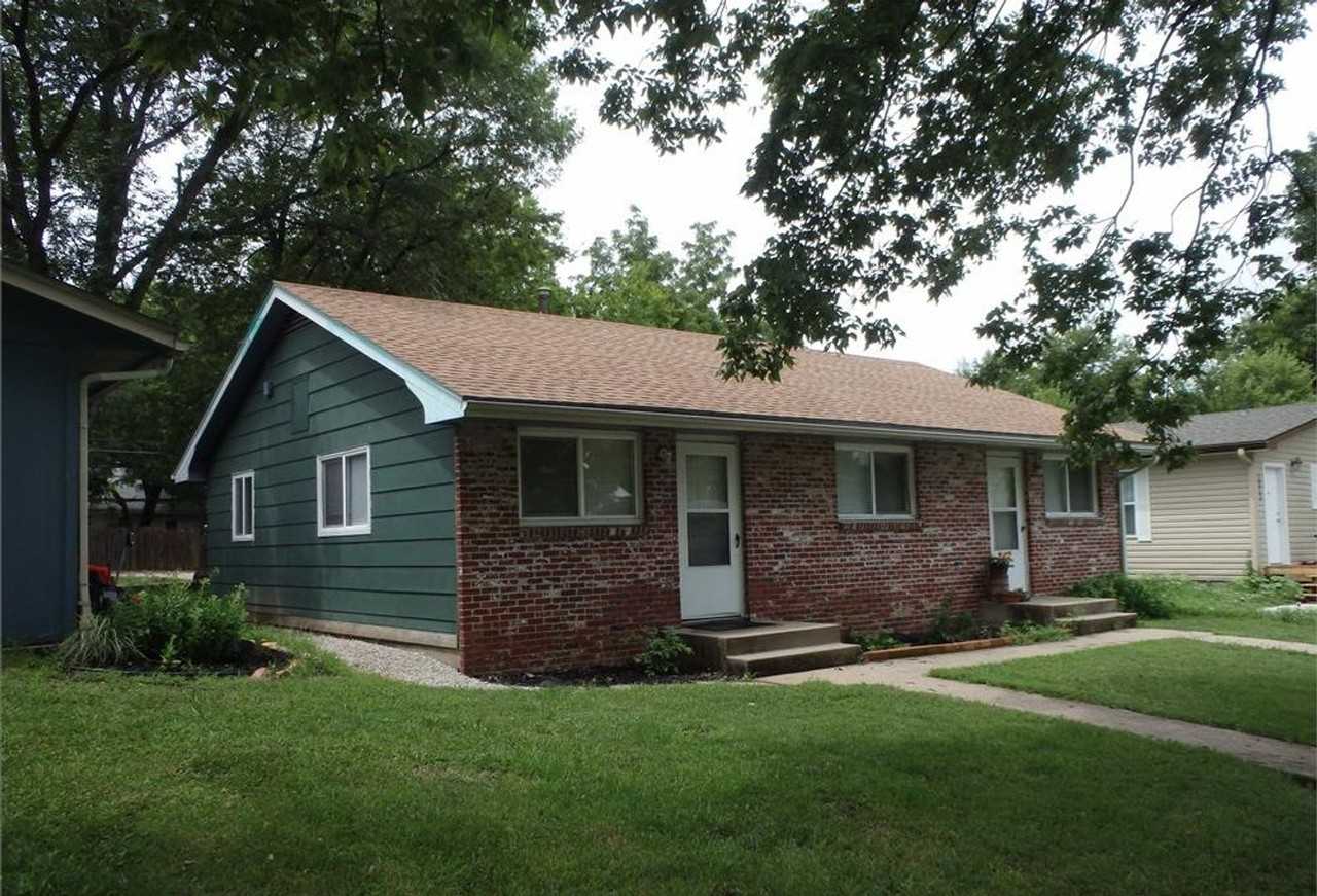 1009 Cottonwood St - Photo 2 of 10