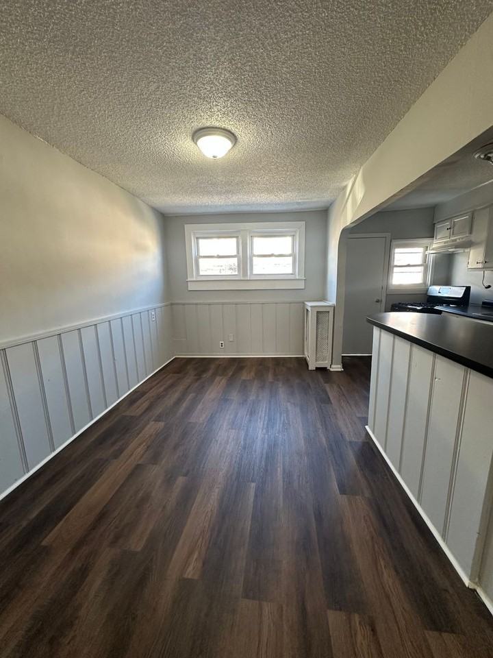36 Summit St - Photo 5 of 14