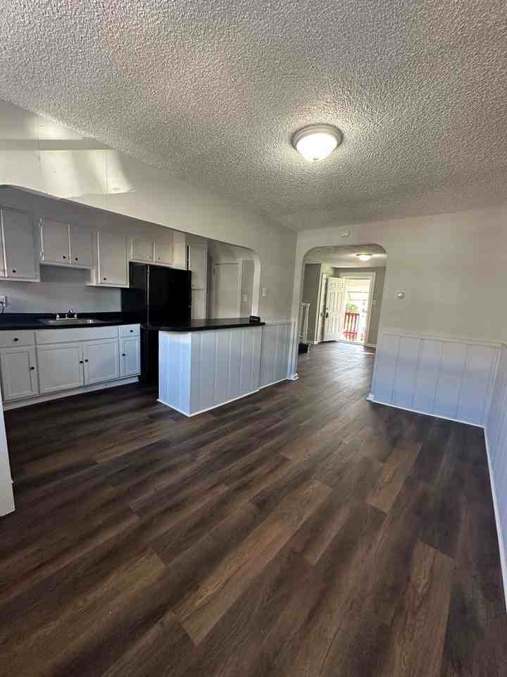 36 Summit St - Photo 6 of 14