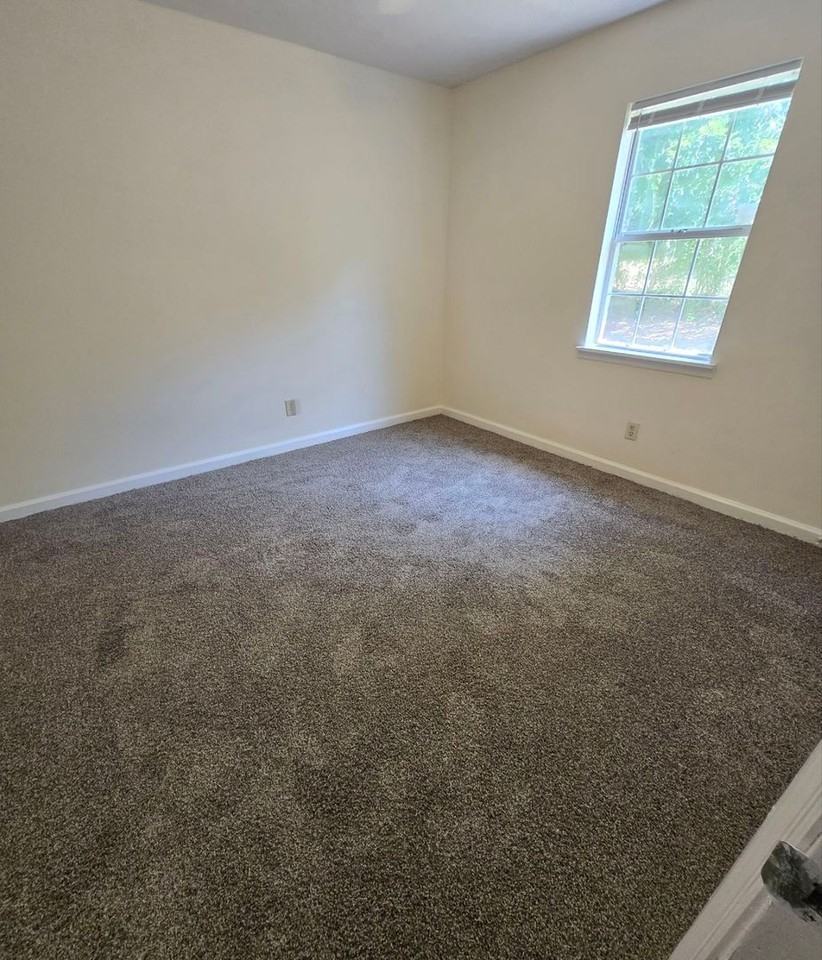 5382 Whisperwood Ct - Photo 2 of 8