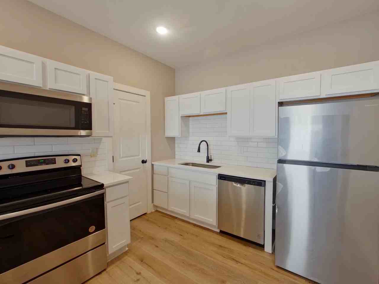 6816 W White Pine St - Photo 3 of 19