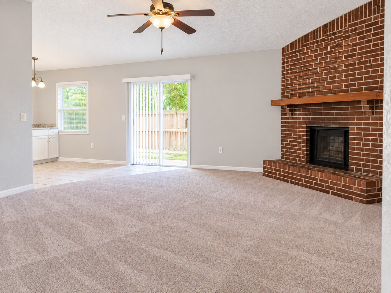 357 Santiago Ct - Photo 3 of 7