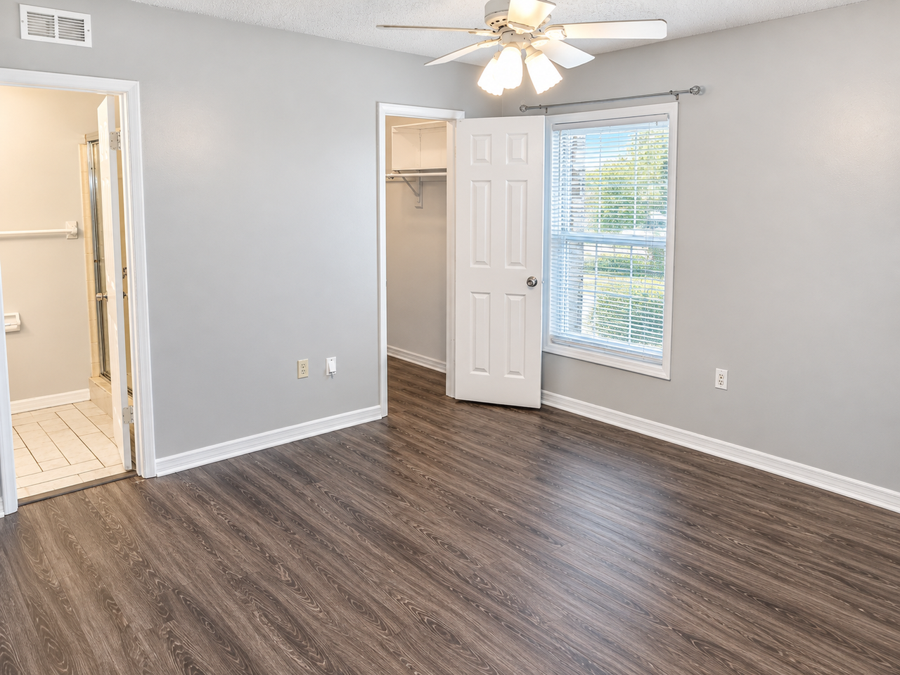 357 Santiago Ct - Photo 4 of 7