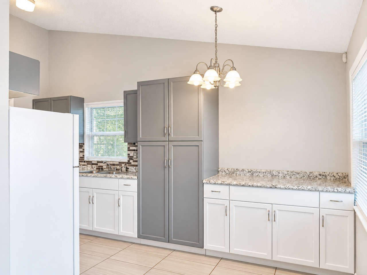 357 Santiago Ct - Photo 6 of 7