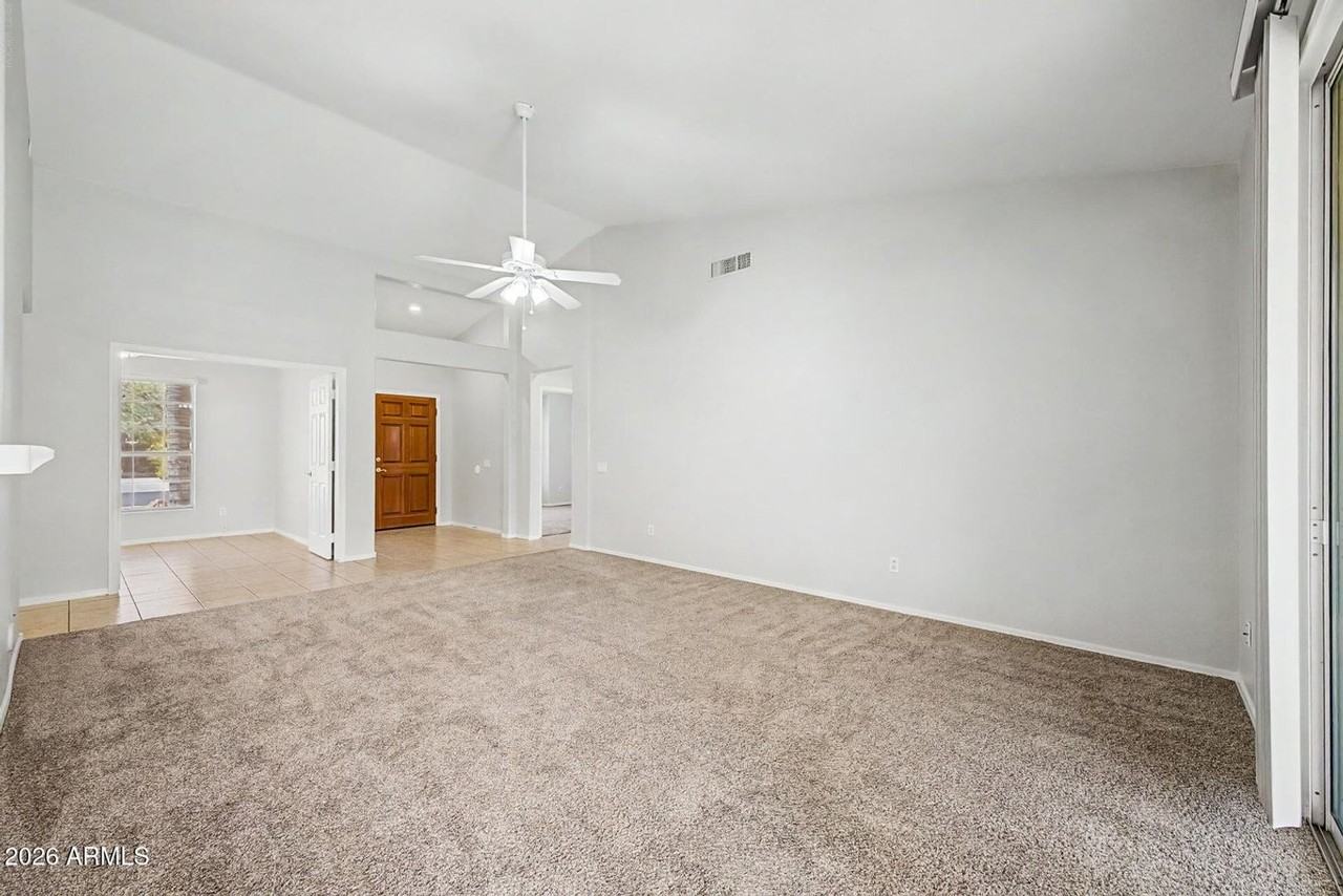 405 W Primoroso Dr - Photo 3 of 21