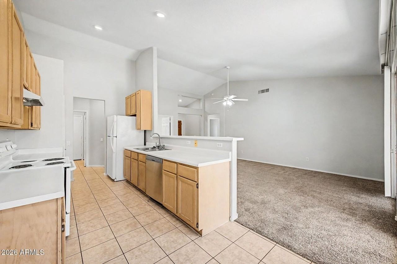 405 W Primoroso Dr - Photo 6 of 21