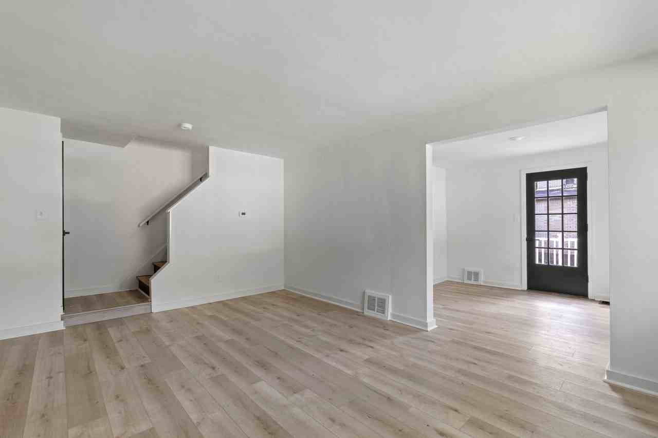 314 Pennoak Dr - Photo 4 of 23