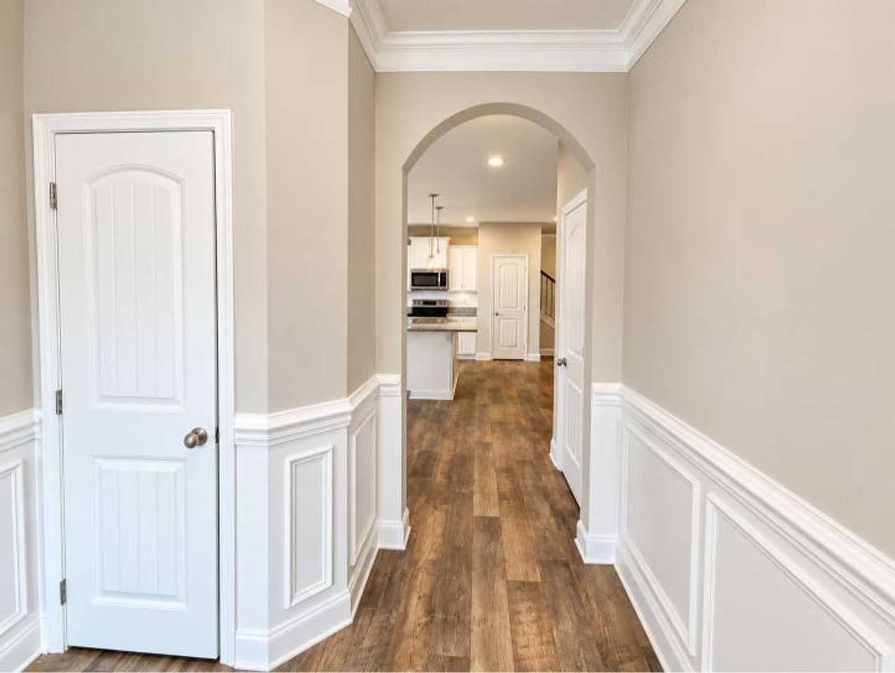 1233 Black Oak Cir - Photo 2 of 37
