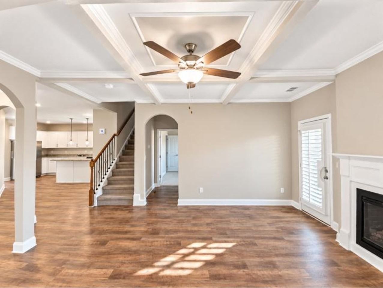 1233 Black Oak Cir - Photo 6 of 37