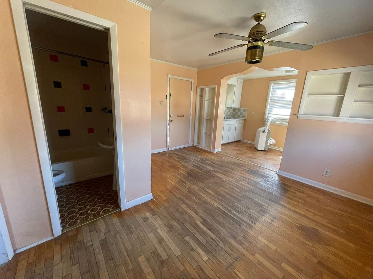 2200 Spruce St - Photo 4 of 9