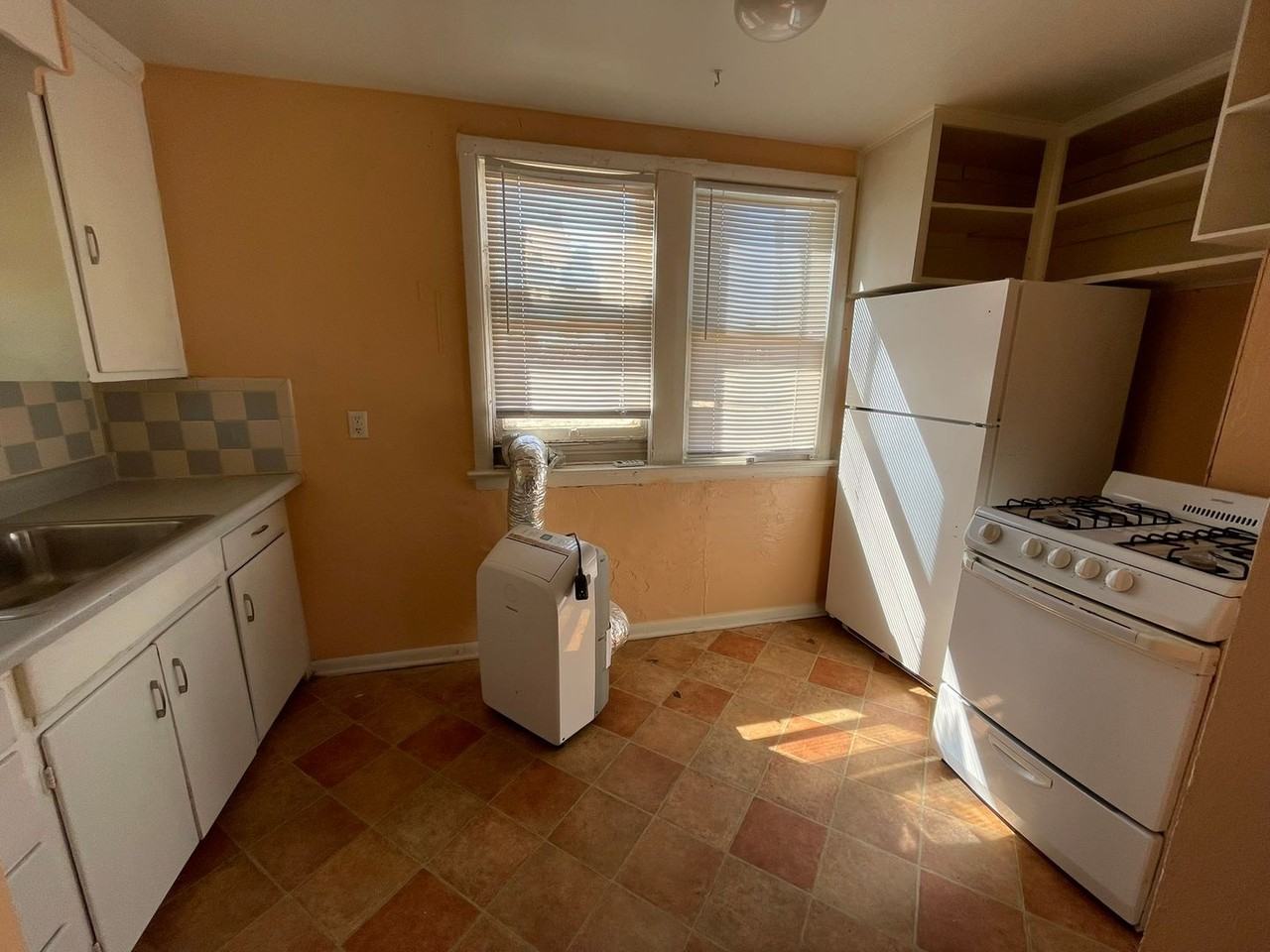 2200 Spruce St - Photo 7 of 9