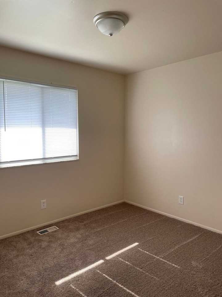 201 Marwood Ct - Photo 5 of 6