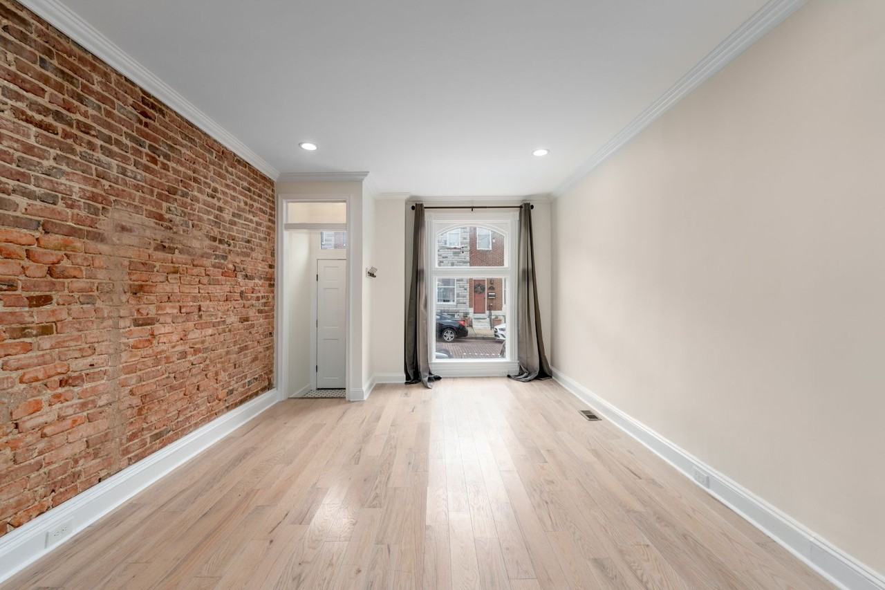 432 S Robinson St - Photo 2 of 28