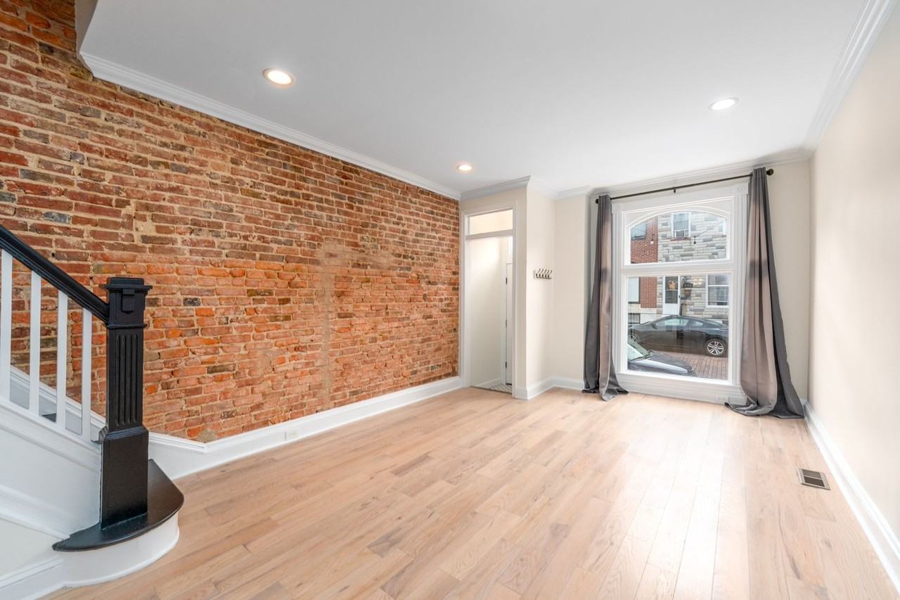 432 S Robinson St - Photo 3 of 28