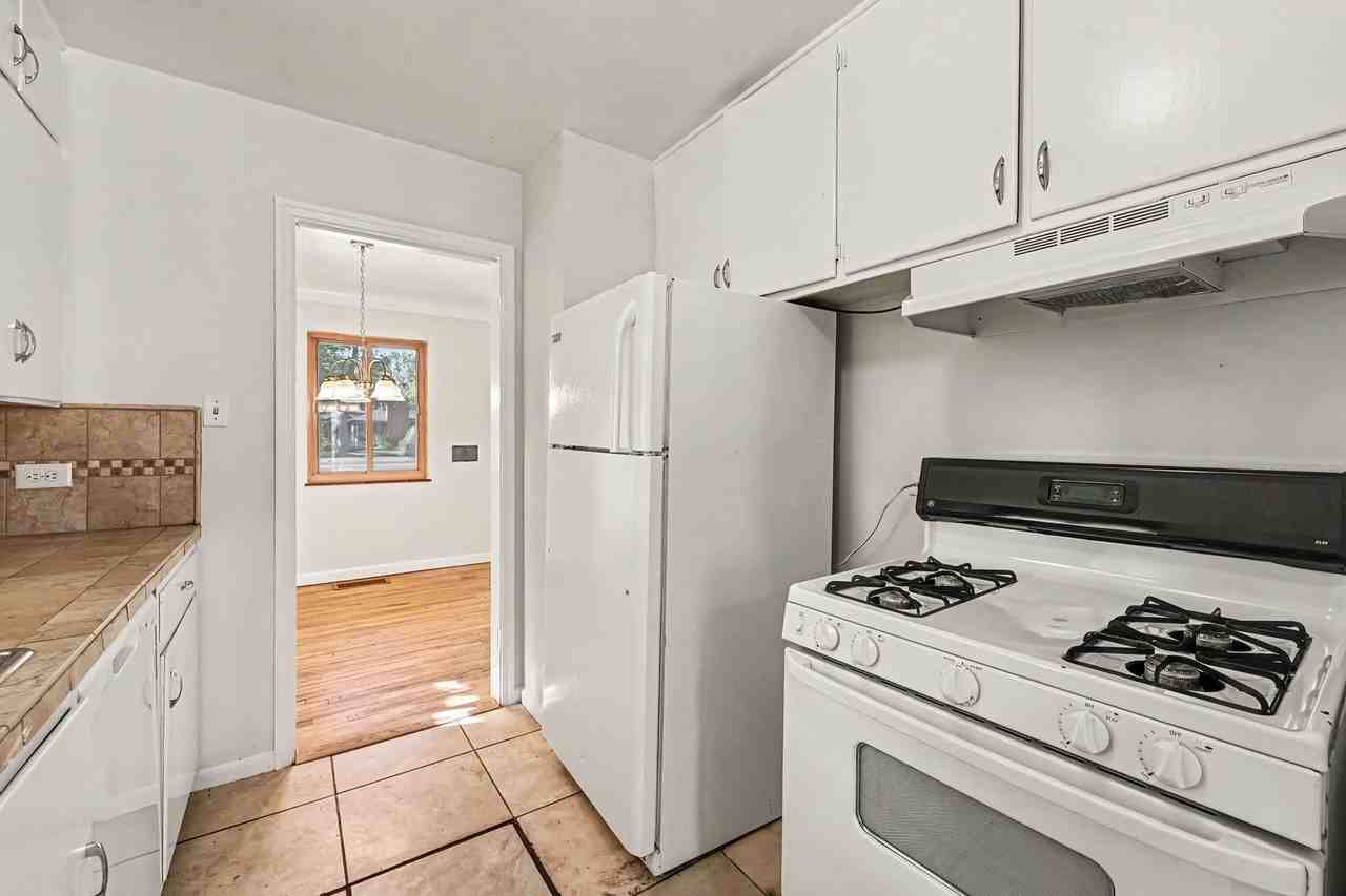 7345 Montview Blvd - Photo 7 of 23
