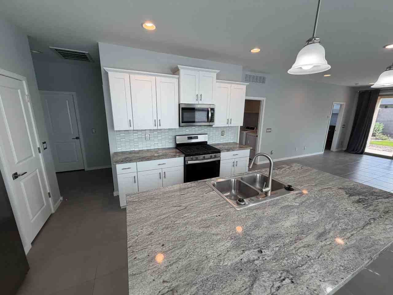 3673 E Sandoval Dr - Photo 4 of 29
