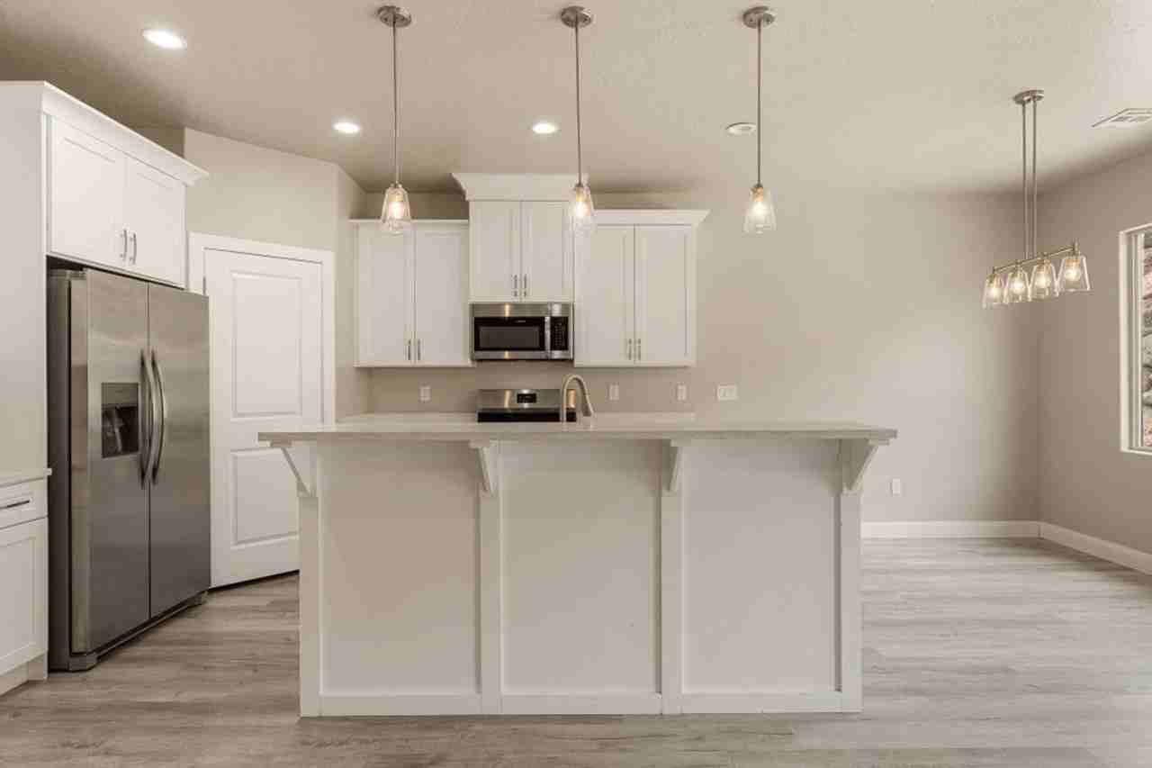 1874 W 180 N - Photo 6 of 35
